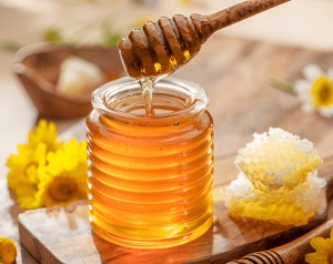 5 Amazing DIY Remedies Using Pure Honey