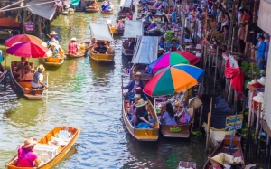 7 Iconic Floating Markets to Visit in Thailand
