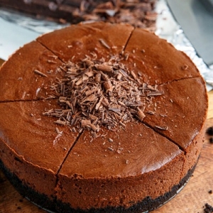 Healthy Cake Alternatives: Baking with Low Sugar and Natural Flavors in Karachi