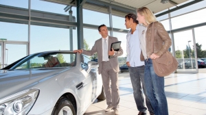 Things to Consider Before Buying a Car From Car Dealers