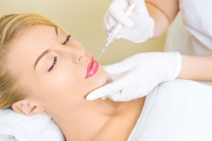 Why Botox is Dubai’s Go-To Treatment for Younger-Looking Skin