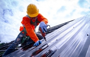 4 Tips for Finding the Right Roofer for Your Home Repair
