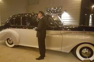 Celebrate Love in Style: A Vintage Car for Your New Year Proposal