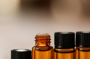 Niche Perfume Oils: Bridging Tradition and Modernity in 2025