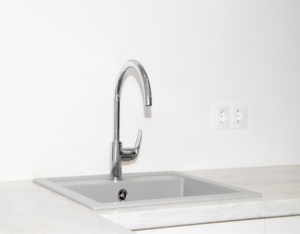 Handmade Kitchen Sinks Or Stainless Steel Sinks: Which Suits Your Style?