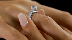 How to Select the Ideal Solitaire Ring for Your Big Day