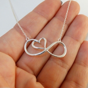 How to Style Infinity Symbol Necklaces for Modern Elegance
