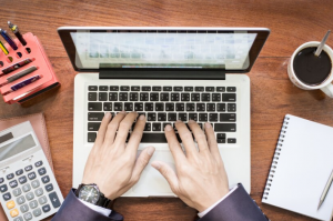 10 Benefits of Hiring a Professional Finance Content Writer