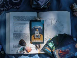 Dive Into The World Of Astrology And Tarot Card Reading​! A Powerful Combination For Guidance 