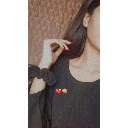 Saxena Shivani
