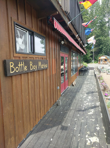 Resort Bottle Bay