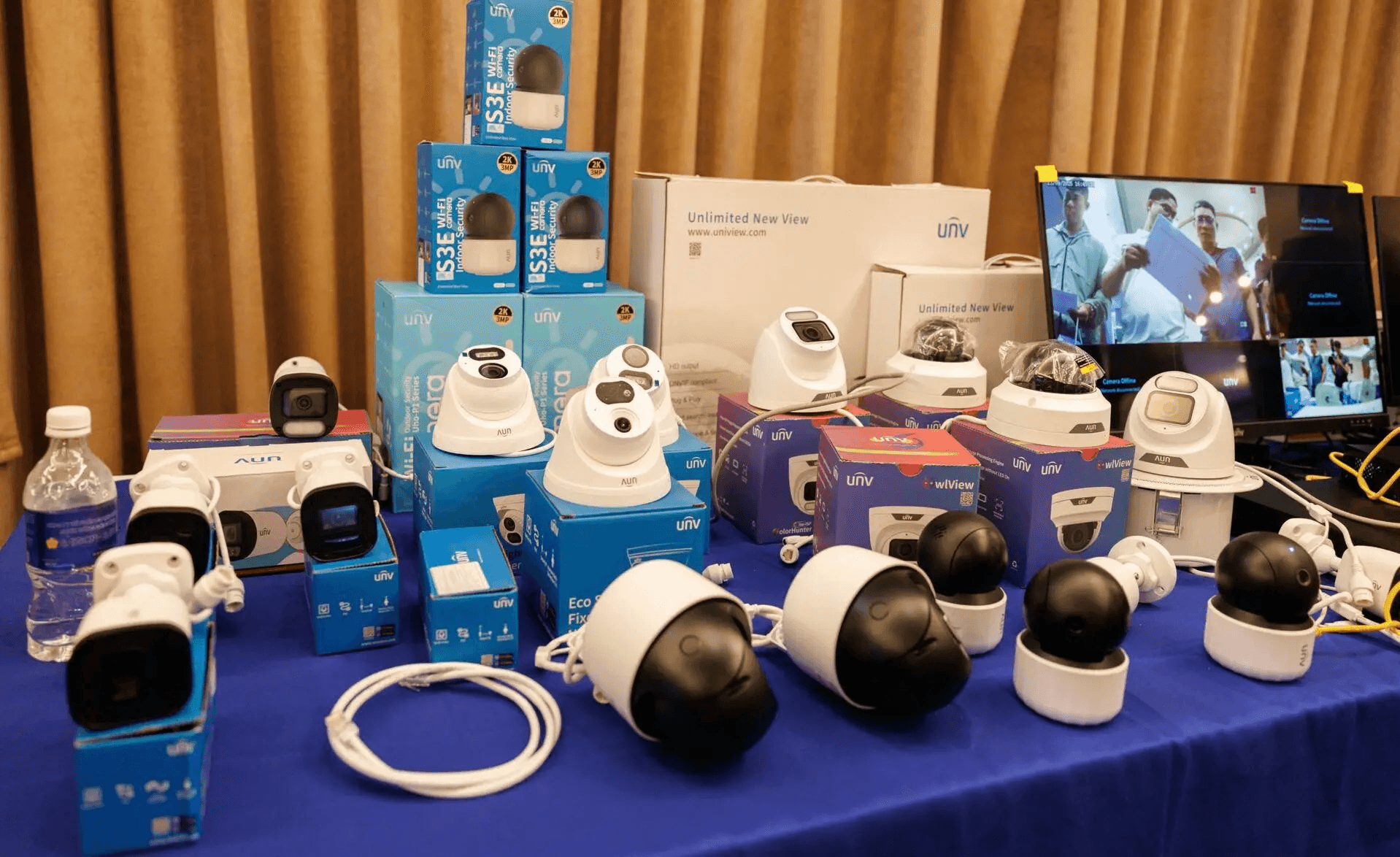 Tấn Phát Camera UNV