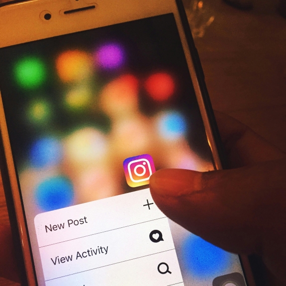 The Best Time to Post on Instagram: Guide for Maximum Engagement