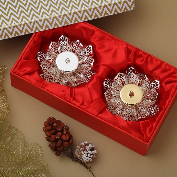 How to choose the best silver gifts in India for elegant and memorable options.