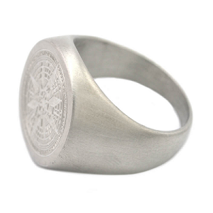 The Timeless Elegance of Engraved Signet Rings