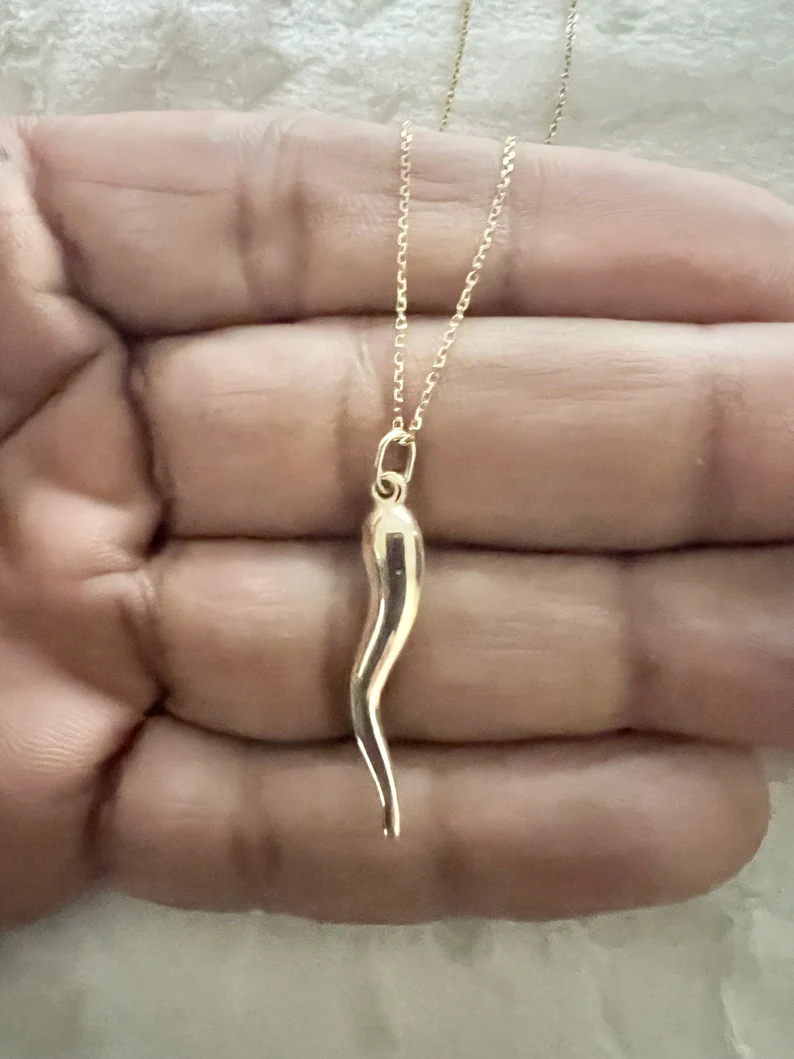 Understanding the 10K Yellow Gold Italian Horn Pendant Necklace