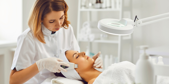 Cosmetologist in Gurgaon: Your Journey to Confidence and Care