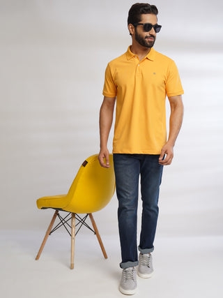 How to Choose the Right Shade of Yellow Classic T-Shirt for Men in Spring Season