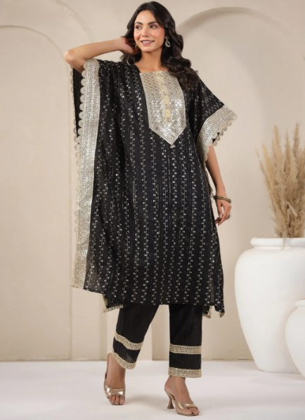Shop Stylish and Comfortable Clothes to Wear in Jaipur for Every Fashion