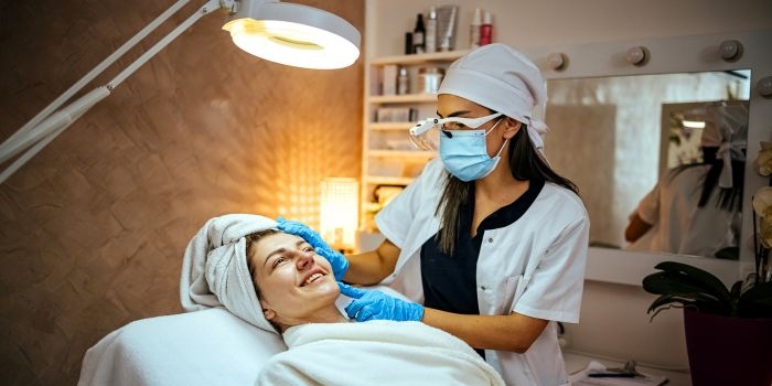 Common Skin Problems Treated by Dermatologists in Gurgaon and Their Solutions