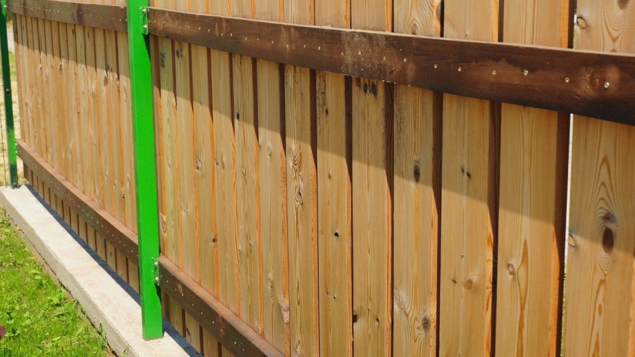Find Affordable Wood Fencing Services in Sacramento