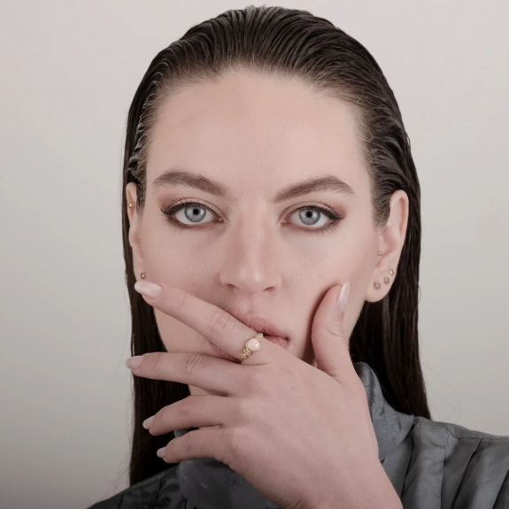 How to Style the Eleanor Pink Opal Ring Like a Y2K Fashion It-Girl