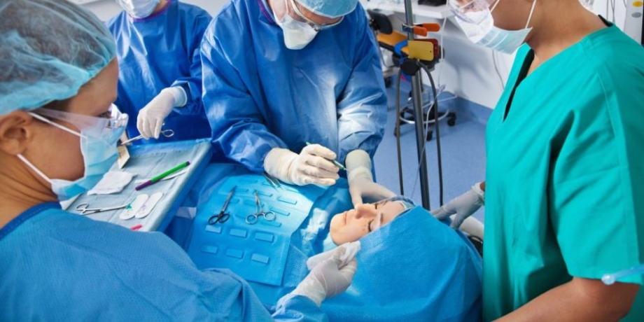 Discover Natural-Looking Results with the Best Plastic Surgeon in Greater Kailash – Dr. Anshumali Misra