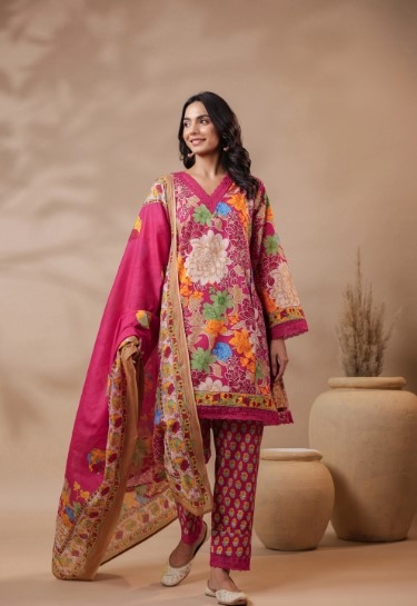 Buy Timeless Traditional Kurta Sets for Women Online in Gorgeous Styles