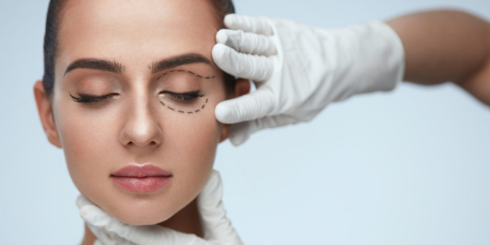 Discover Confidence with the Right Plastic Surgeon in Delhi