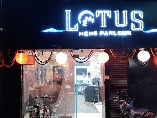 Why People Prefer the Best Hair Patch Service in GKP Over Hair Transplants