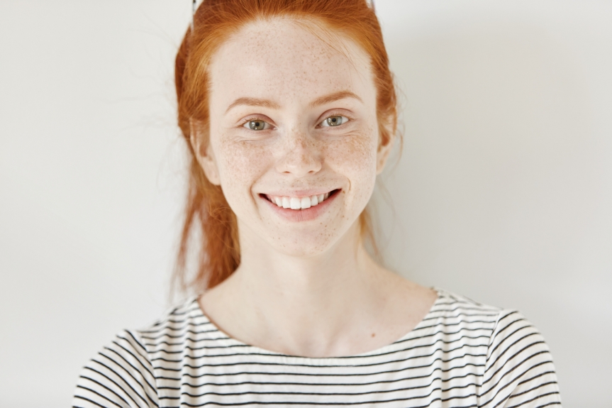 How a Dermatologist in Delhi Can Help You Remove Freckles Safely?