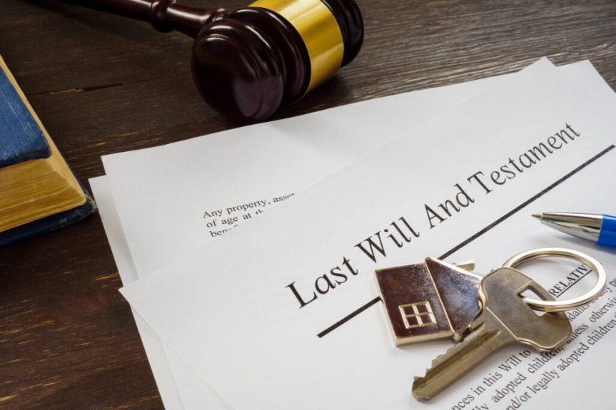 Wills vs. Estates: How a Lawyer Can Help You Navigate Both
