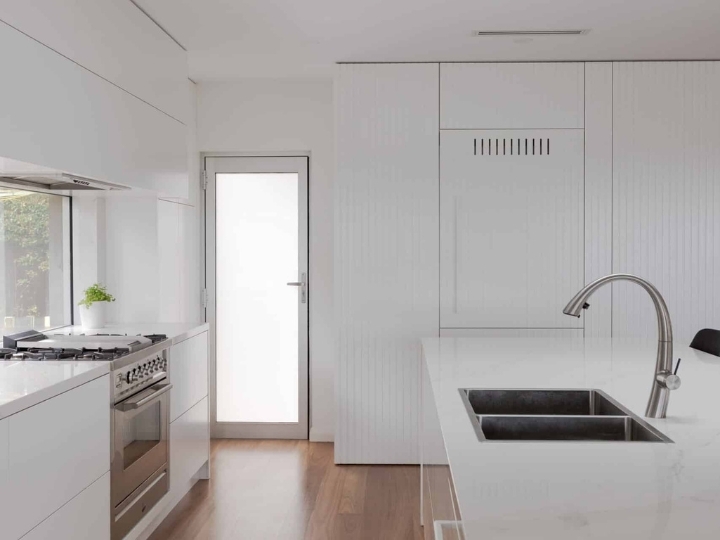 The Advantages of Installing a Hinged Aluminium Door in Your Home