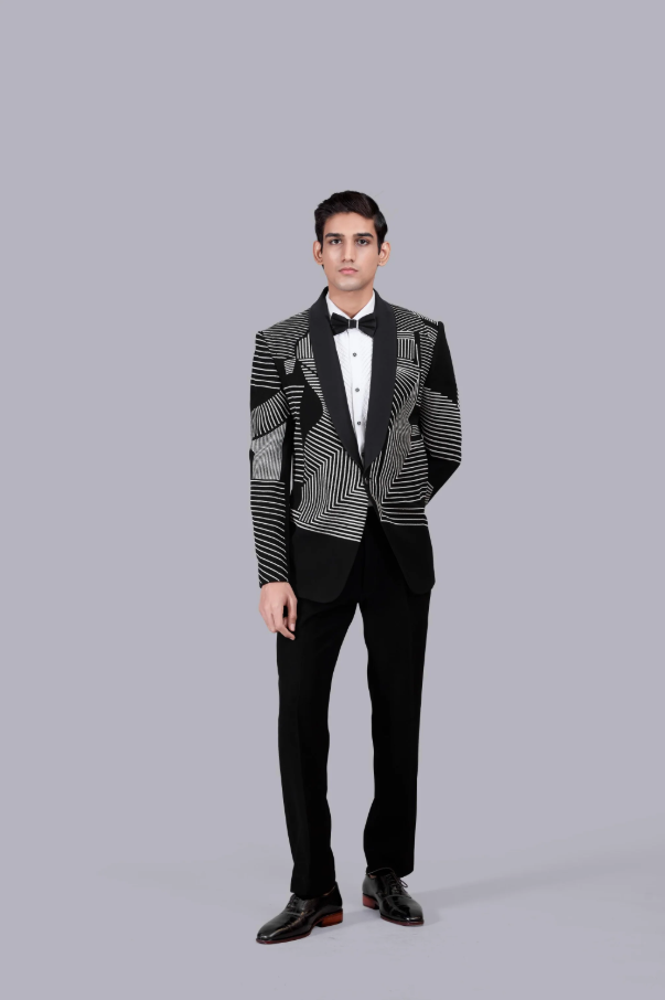 How To Pick The Right Designer Wedding Suits For Men That Matches Your Wedding Theme?